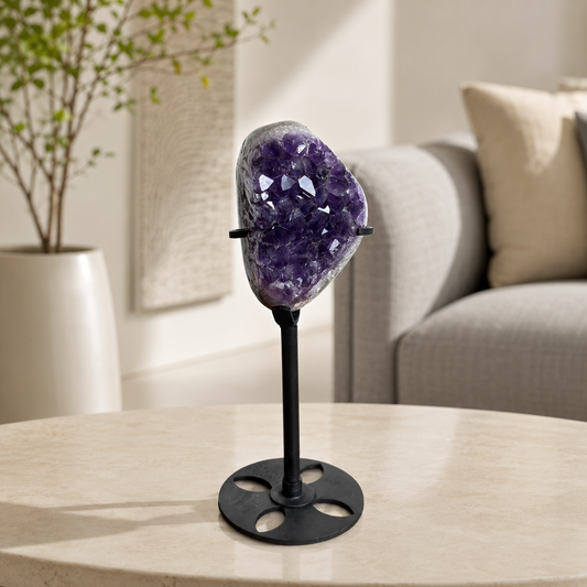 Velunara Amethyst Crystal Décor – Natural Amethyst Energy Stone Showpiece, Calm & Harmony Symbol